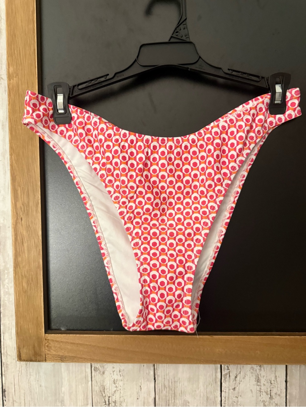 NWT No Boundaries M pink & white extra cheeky high leg bikini bottoms
